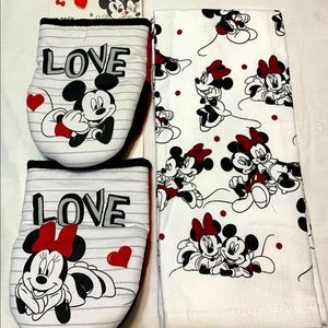 Disney Kitchen 4 piece Mickey & Minnie “Love”
